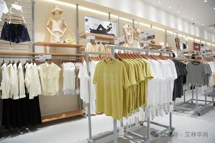 拉夏贝尔反向操作开千平大店，重塑服装零售新模式